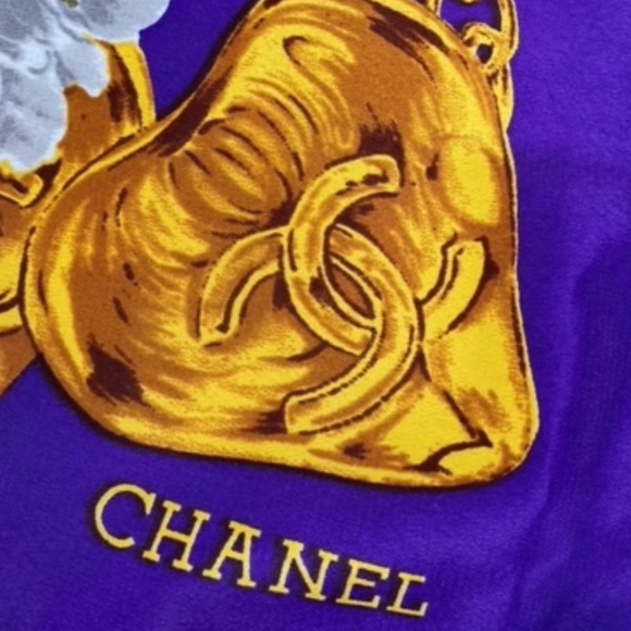 Absolutely Gorgeous CHANEL Silk Scarf - Picture 1 of 5